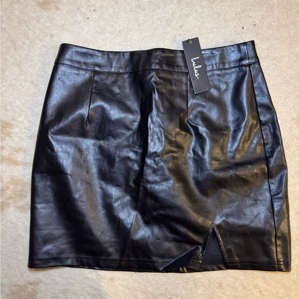 NWT Lulu’s Vegan Leather Black Mini skirt size M waist